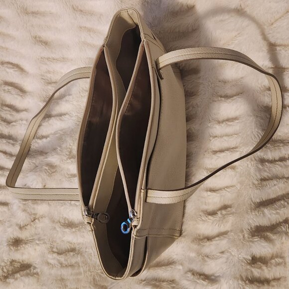 Relic Ivory Leather Shoulder Tote Handbag – Medium Size - Picture 6 of 10